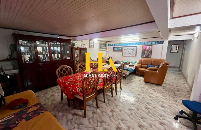 Vente Maison 257.7m&sup2; 12 pi&egrave;ces Saint Gilles Les Hauts