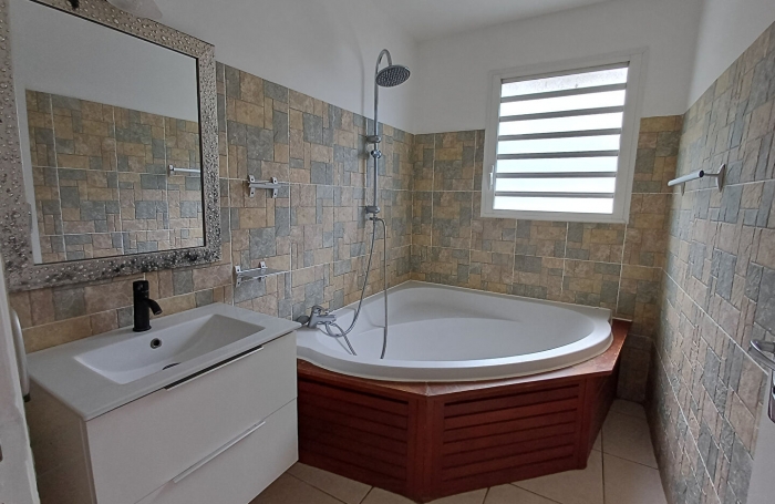 Location Maison 70.2m&sup2; 3 pi&egrave;ces Piton Saint Leu