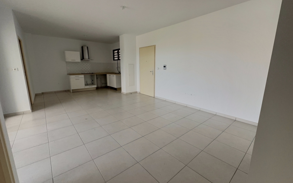 ST PIERRE CENTRE T3 NEUF