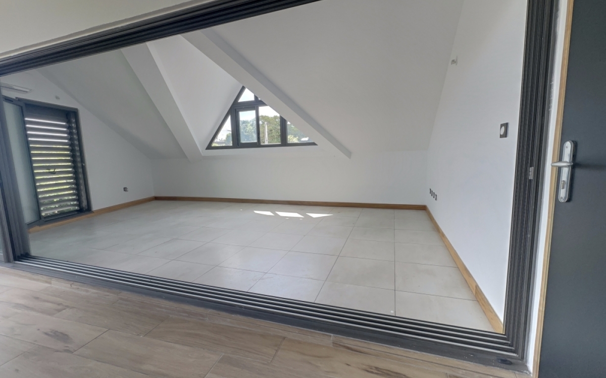 T5 148m2 CENTRE VILLE ST GILLES BAINS
