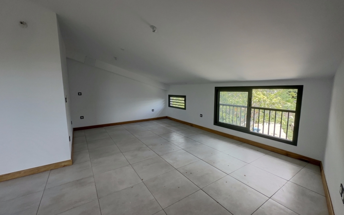 T5 148m2 CENTRE VILLE ST GILLES BAINS