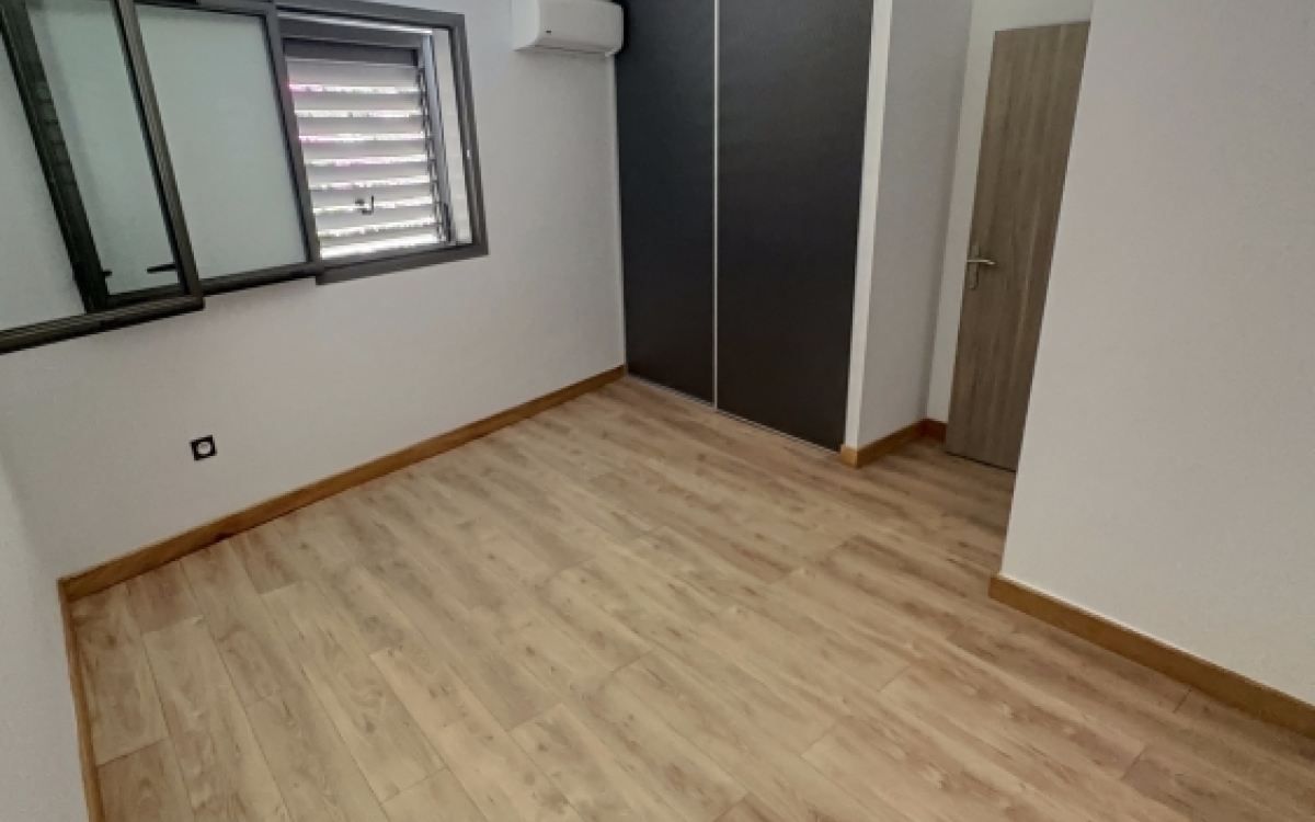 T5 148m2 CENTRE VILLE ST GILLES BAINS