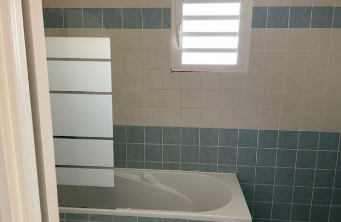 T2  NON MEUBLE dans une r&eacute;sidence s&eacute;curis&eacute;e, vue mer  LIBRE AU 01 MARS 2026