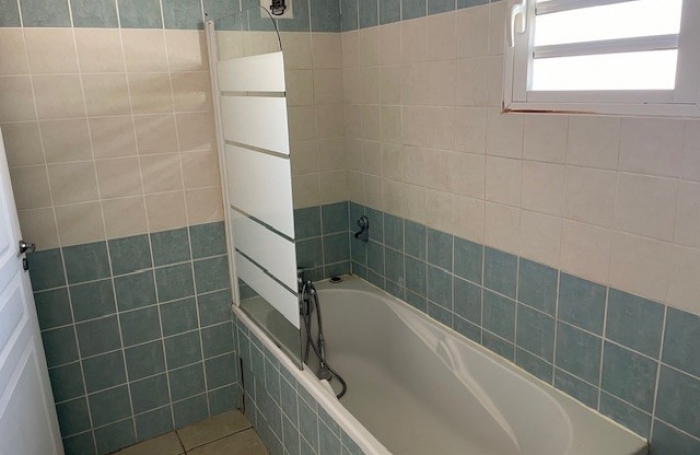 T2  NON MEUBLE dans une r&eacute;sidence s&eacute;curis&eacute;e, vue mer  LIBRE AU 01 MARS 2026