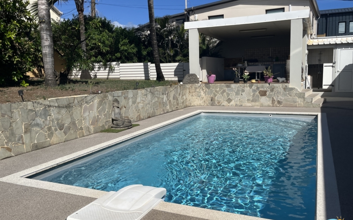 Villa meubl&eacute;e de standing &agrave; Saint-Pierre (Terre Sainte)