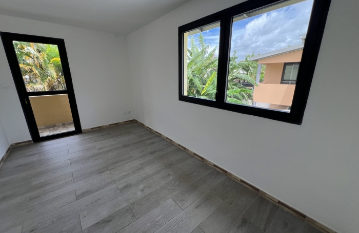 SAINT PIERRE 97410 - VILLA &Agrave; &Eacute;TAGE - HABITABLE DE SUITE - ENVIRONNEMENT CALME
