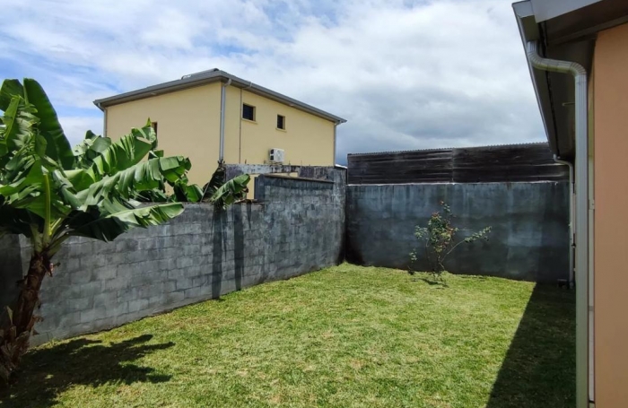 Vente Maison 95.09m&sup2; 4 pièces Sainte Suzanne