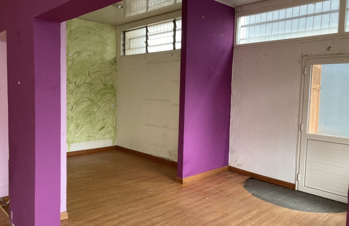 &Agrave; LOUER LOCAL TAMPON