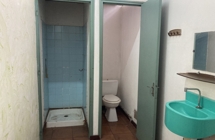 &Agrave; LOUER LOCAL TAMPON