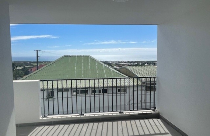 T2  PRESQUE NEUF  VUE MER GRANDE MONTEE  STE MARIE SOUMIS A CONDITIONS DE RESSOURCES