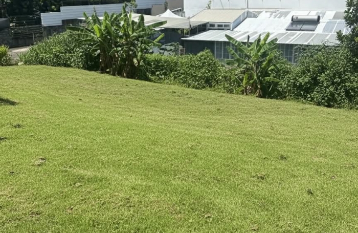 &Agrave; Sainte-Suzanne, terrain &agrave; b&acirc;tir de 480m2 &agrave; acheter