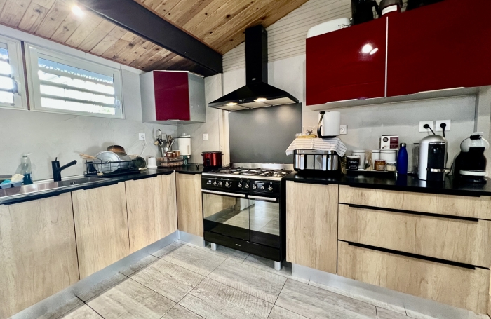 PLAINE DES CAFRES 97418 - COQUETTE VILLA F4 LUMINEUSE - TERRAIN PLAT - CADRE CHAMPETRE