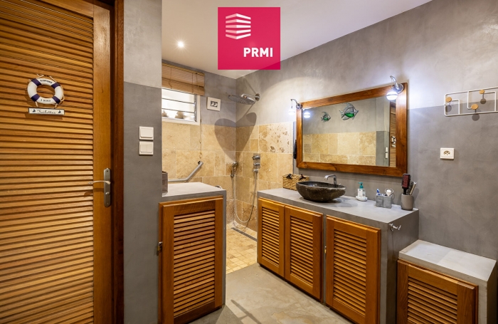 Vente Maison 135m&sup2; 5 pi&egrave;ces Saint Gilles les Bains