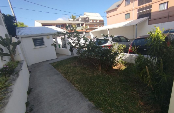 Location Appartement 55m&sup2; 2 pièces Saint-Pierre