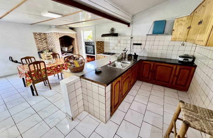 SAINT PHILIPPE 97442 - VILLA A ETAGE - BEAUX VOLUMES - PROCHE ECOLES ET COMMODITES