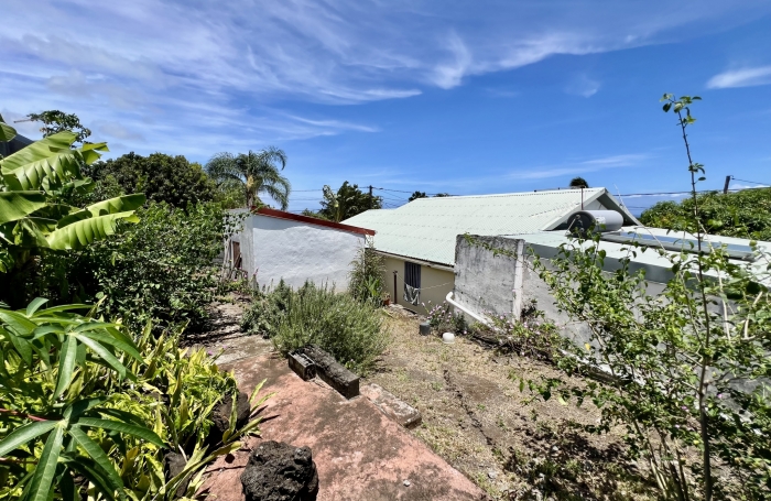 SAINT PIERRE 97410 - MAISON F4 &Agrave; RAFRA&Icirc;CHIR - QUARTIER RECHERCHE - PROCHE CHU SUD