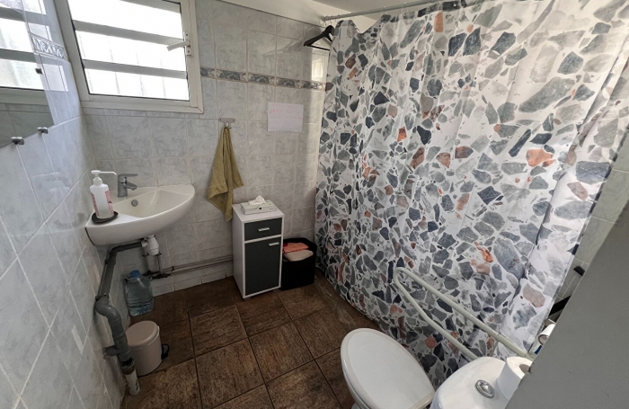 Vente Divers 143.65m&sup2; Saint-Pierre