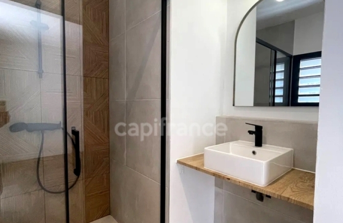 Vente Maison 90m&sup2; 5 pièces Saint Gilles Les Hauts