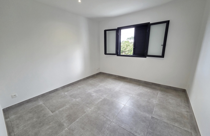 A louer villa F4 neuve St Gilles les Hauts