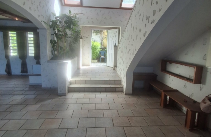 Vente Maison 246m&sup2; 6 pièces Saint-Leu