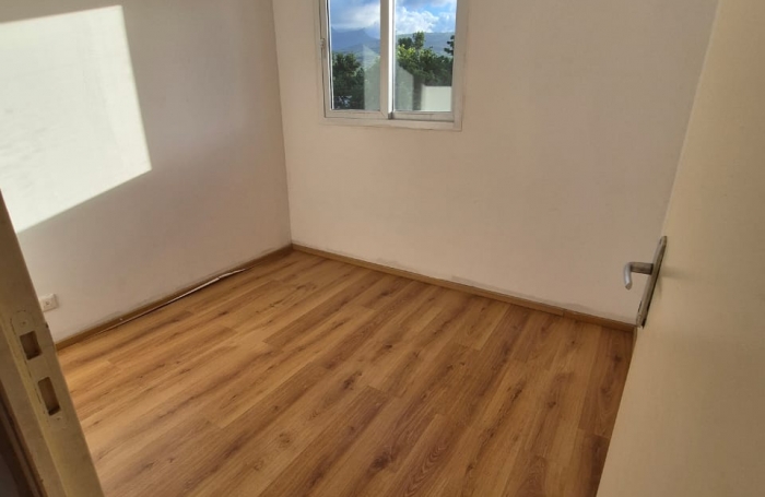 Appartement T6 Duplex &agrave; Sainte-Suzanne