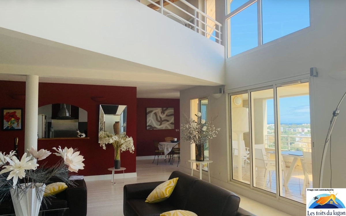 DUPLEX VUE MER &ndash; ST DENIS &ndash; 197m&sup2; - 3 CHAMBRES -630 000&euro; FAI