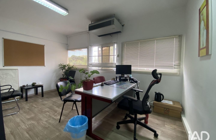 Vente Local commercial 202m&sup2; La Possession