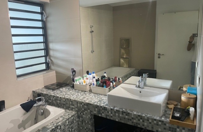 BEAU T3 AVEC VUE MER PITON ST LEU / PORTAIL