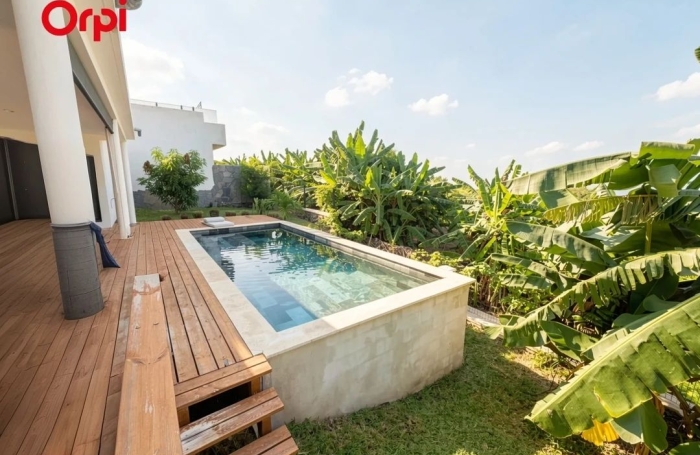 Vente Maison 129.95m&sup2; 5 pièces Saint Gilles Les Hauts