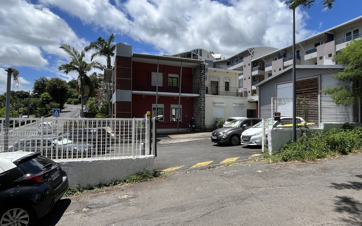 &Agrave; LOUER &ndash; BUREAUX D'EXCEPTION &Agrave; SAINT-DENIS (BELLEPIERRE)