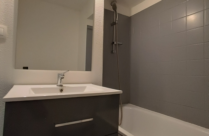 STUDIO MEUBLE CENTRAL FAC LIBRE AU 13 AVRIL 2026