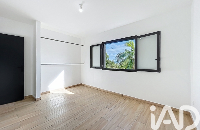 Vente Divers 181m&sup2; 6 pièces Sainte Clotilde