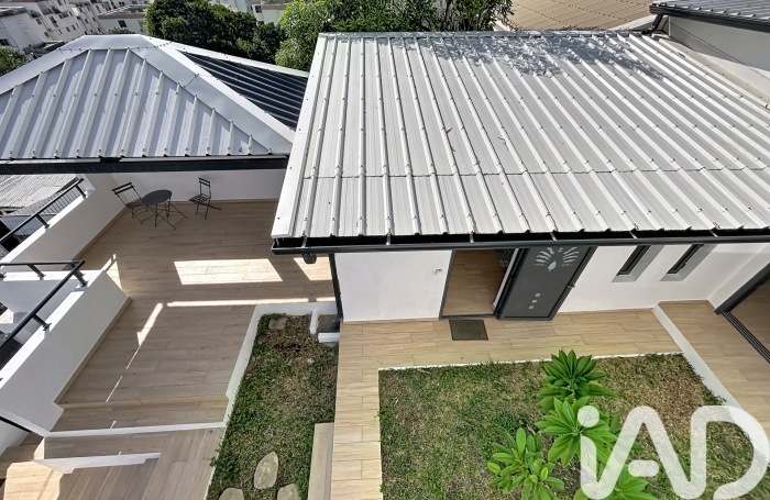 Vente Divers 181m&sup2; 6 pièces Sainte Clotilde