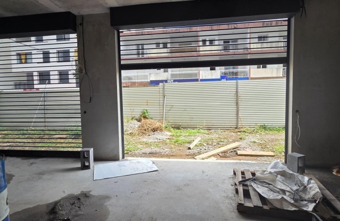 Location Local commercial 122m&sup2; 1 pièce Le Tampon