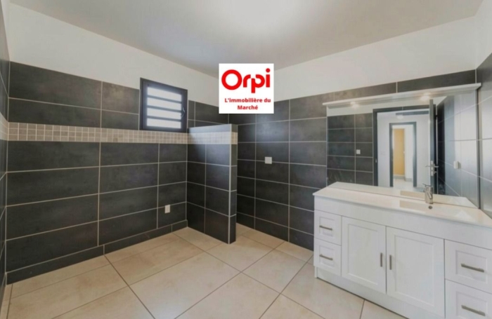 Vente Maison 95m&sup2; 4 pièces Saint Gilles Les Hauts