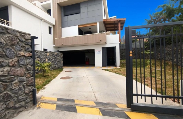 Location Appartement 94.6m&sup2; 4 pièces Saint Gilles les Bains