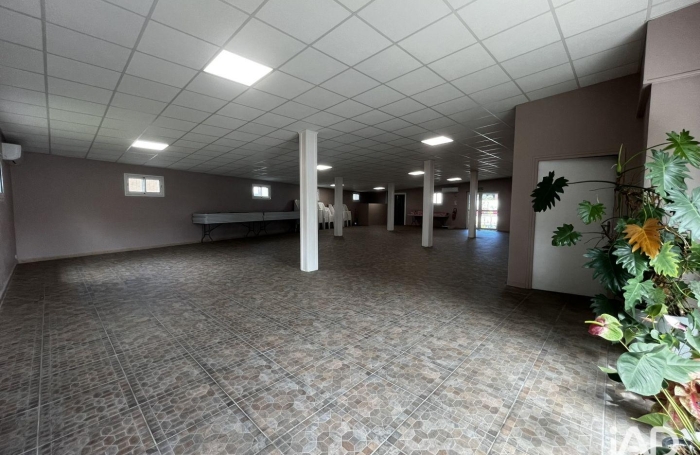 Location Local commercial 200m&sup2; Rivi&egrave;re Saint Louis