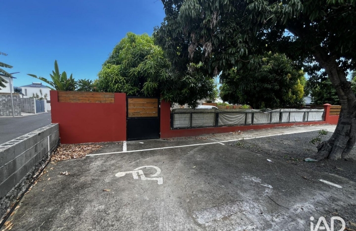 Location Local commercial 200m&sup2; Rivi&egrave;re Saint Louis