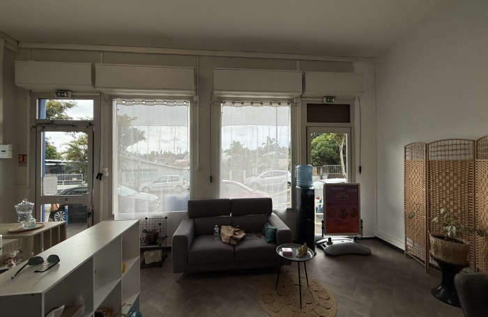 Location Local commercial 97438