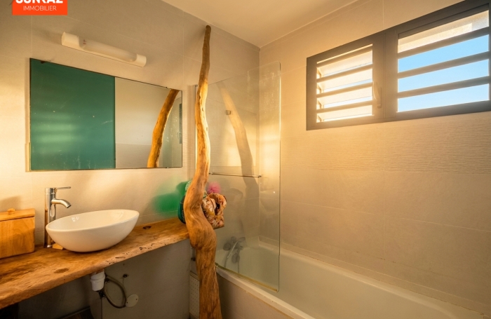 Vente Maison 105m&sup2; 4 pi&egrave;ces Petite &icirc;le