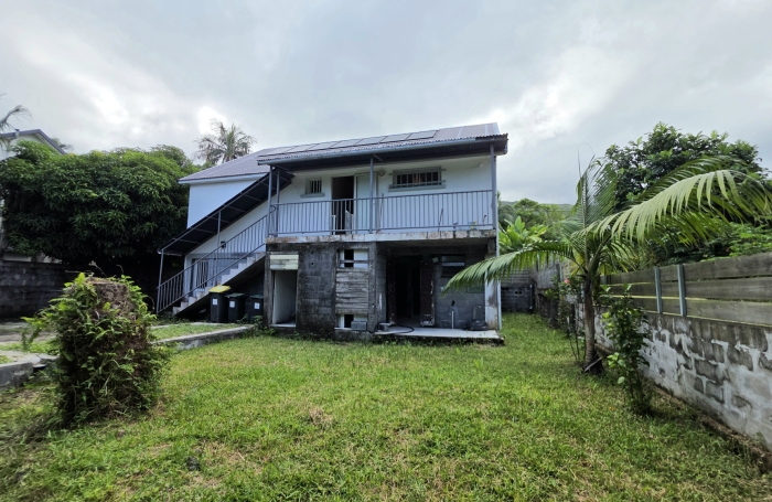 SAINT PHILIPPE 97442 - CHARMANTE MAISON - VOLUMES AGR&Eacute;ABLES - FACILE D'ACC&Egrave;S - CADRE VERDOYANT