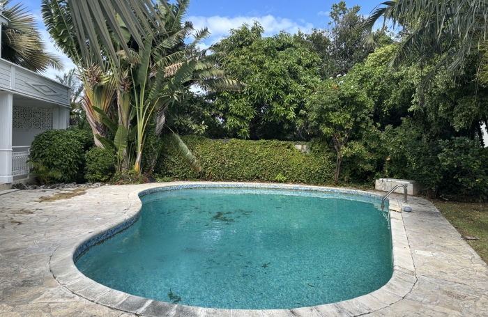 &Agrave; LOUER VILLA T6 - SAINT-PIERRE