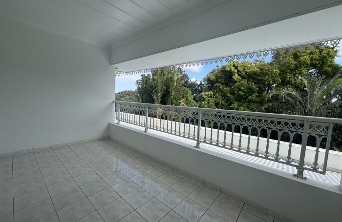 &Agrave; LOUER VILLA T6 - SAINT-PIERRE