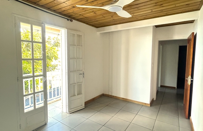 HAUT DE MAISON 4 PIECES  PETITE ILE