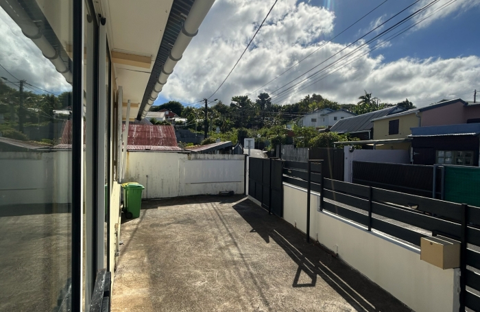 HAUT DE MAISON 4 PIECES  PETITE ILE