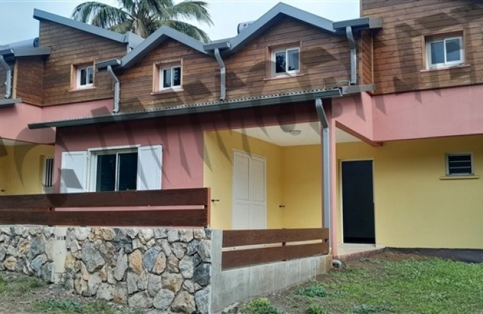 Location Maison 100m&sup2; 4 pi&egrave;ces Saint Gilles Les Hauts