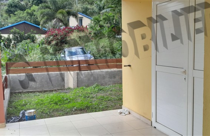 Location Maison 100m&sup2; 4 pi&egrave;ces Saint Gilles Les Hauts