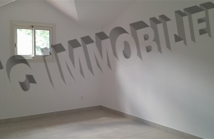 Location Maison 100m&sup2; 4 pi&egrave;ces Saint Gilles Les Hauts