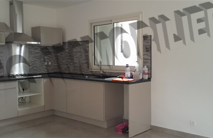 Location Maison 100m&sup2; 4 pi&egrave;ces Saint Gilles Les Hauts