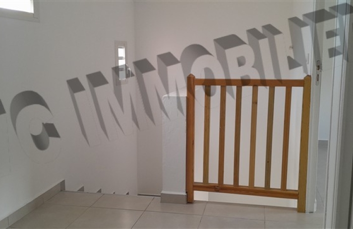 Location Maison 100m&sup2; 4 pi&egrave;ces Saint Gilles Les Hauts